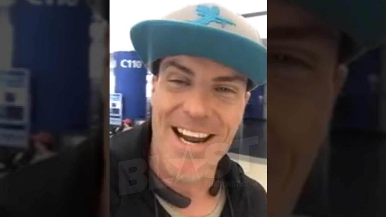 Vanilla Ice Was On Board Quarantined Dubai Flight, First Class Was Safe!