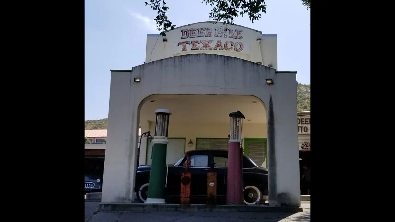 Deer Park Winery and Auto Museum June 18, 2023