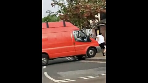 AN EVERYDAY LIFE IN BIRMINGHAM ENGLAND🎭🏴󠁧󠁢󠁥󠁮󠁧󠁿WHERE VIOLENCE IS NORMAL🤼🐚💫