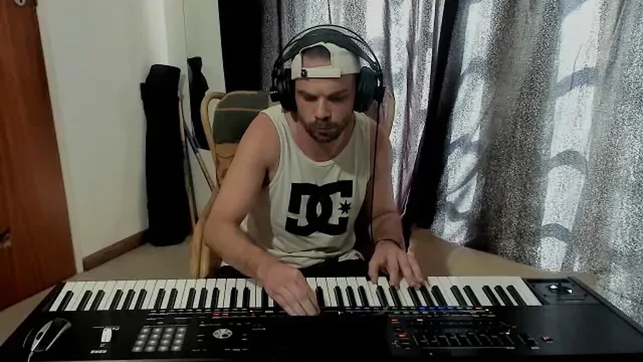 KORG Pa5x - Just a live mix here, nothing much just TRAP on a KEYBOARD..!