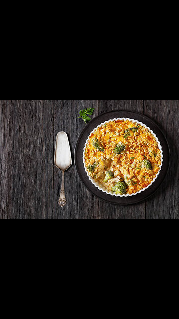 One-Pot Cheesy Chicken and Rice Casserole: A Family Favorite