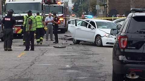 Bank robbery suspects crash vehicle on Cleveland's east side, 4 injured