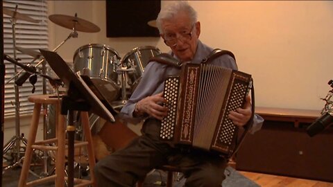 Adolf “Tony” Hartenstein plays some Italian tarantellas