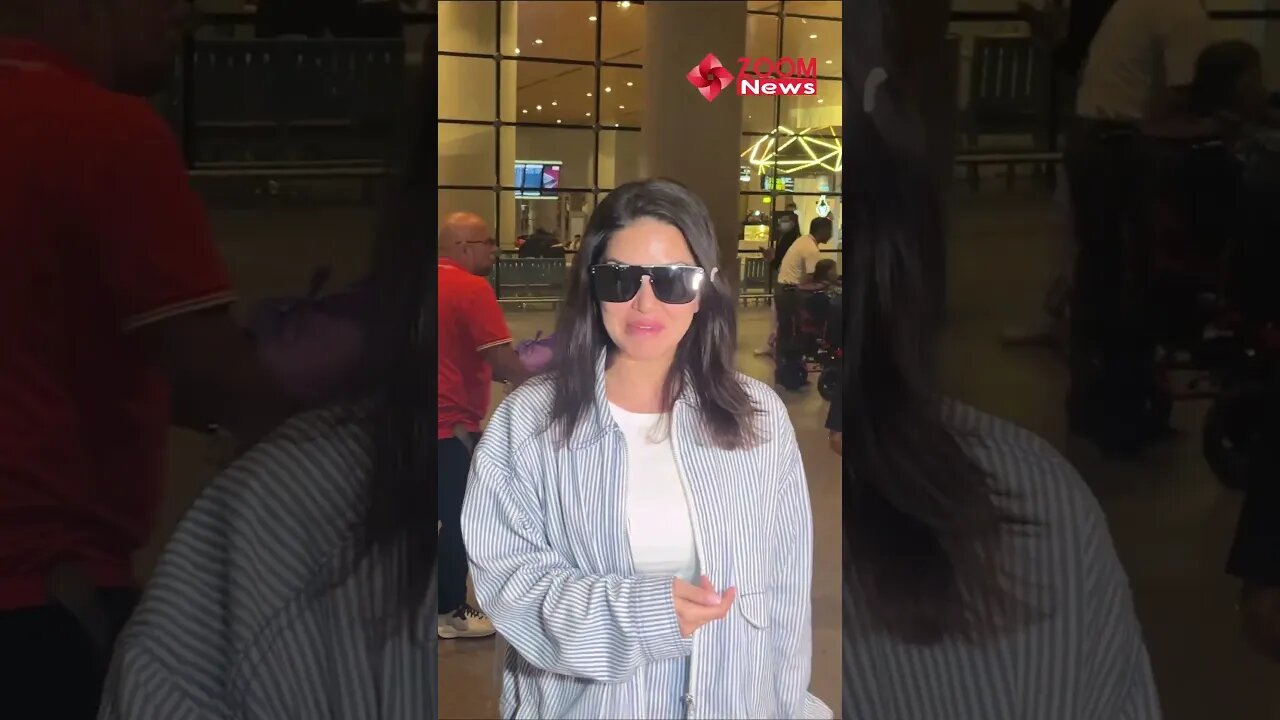 Sunny Leone In Masti Mood With Paps At The Airport 📸✈️ #shorts