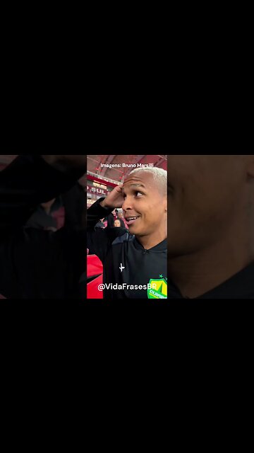 AMADO: Deyverson recebeu o carinho da torcida colorada após partida entre Inter e Cuiabá