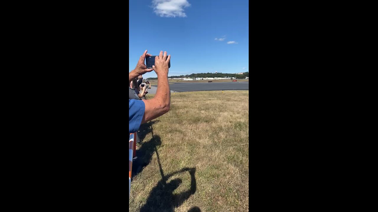 Greenvile Takeoff! Super HUGE WW2 Unused Plane!