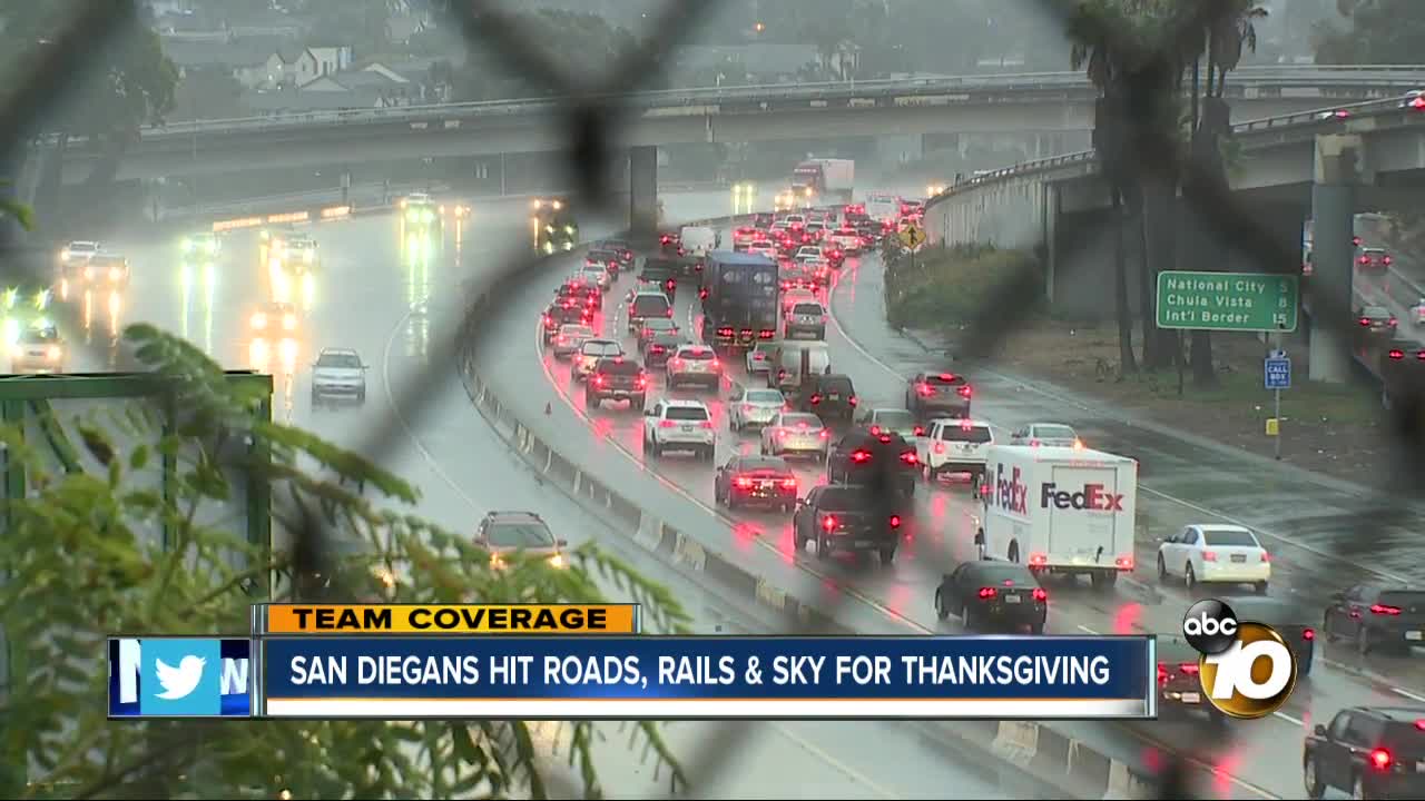 San Diegans hit roads, rails and sky for Thanksgiving