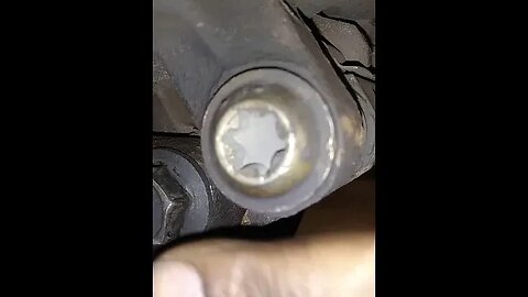 How to change hub on 2005 Cadillac Escalade ESV