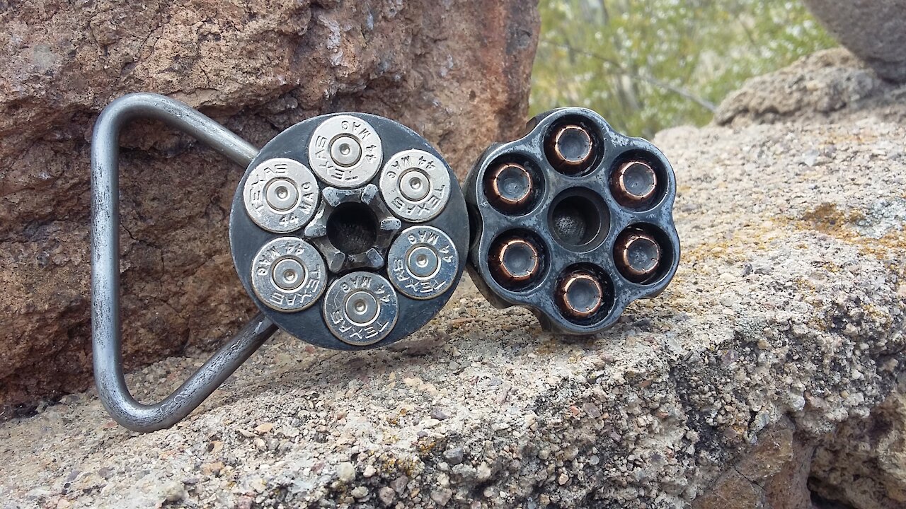 Blued Revolver Belt buckle, 44mag TEXAS - RT ARTISAN WORKS