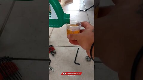 Trocando o óleo do cardam da Honda Shadow.