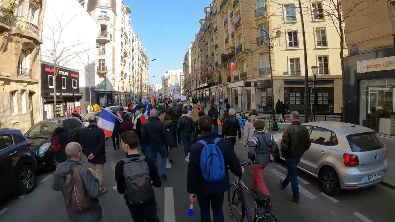 Manifestation contre le pass vaccinal place de Barcelone à Paris le 19/03/2022 - Vidéo 7