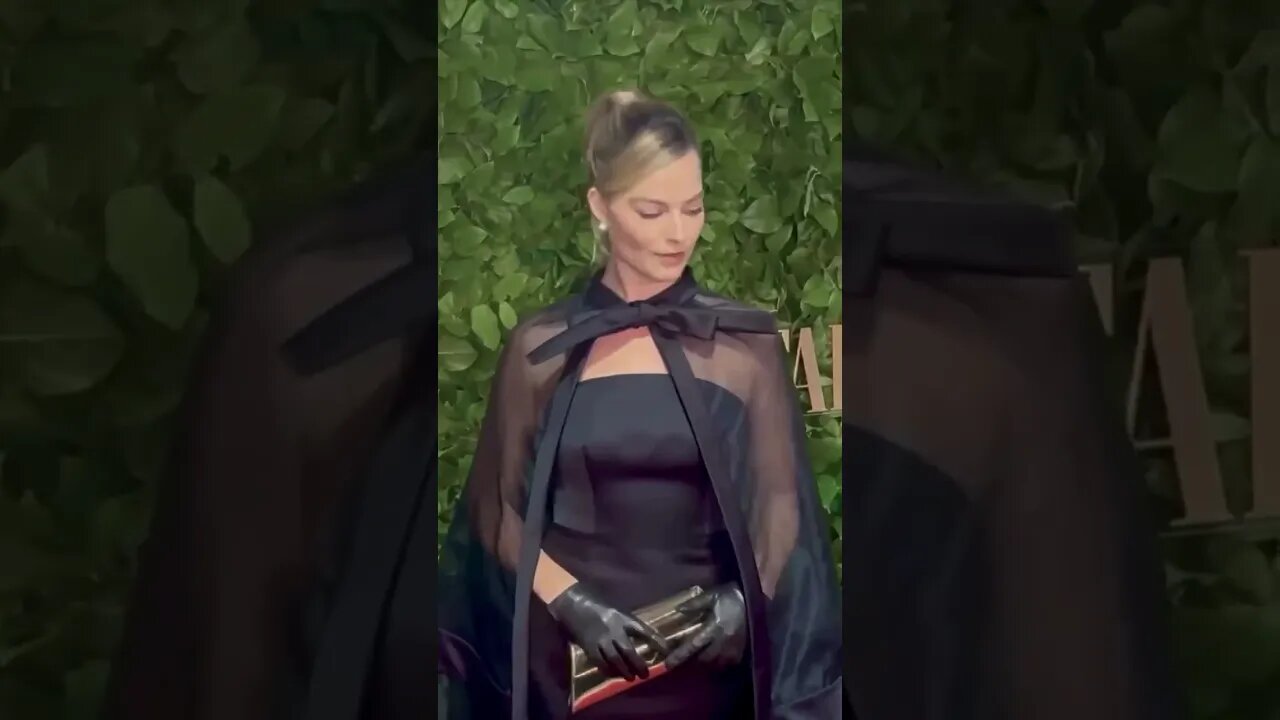 Margot Robbie dressed as “Black Magic” Barbie at The 2023 Gotham Awards #shorts #barbiedoll