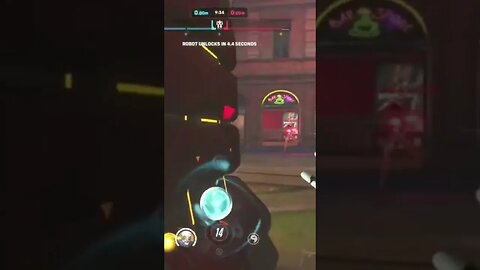 Tracer trying to flank me