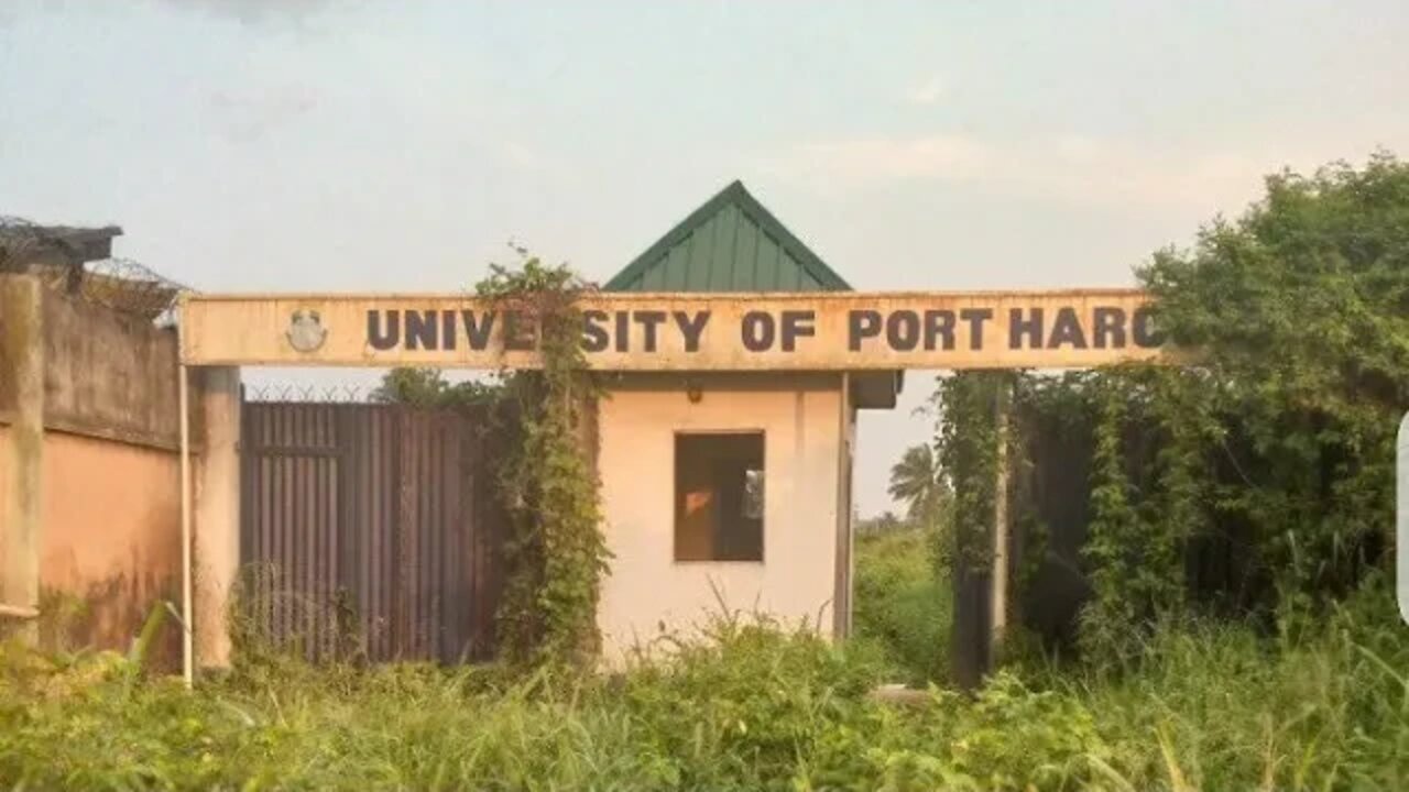 ASUU strike: Weeds take over gate at UNIPORT. #news