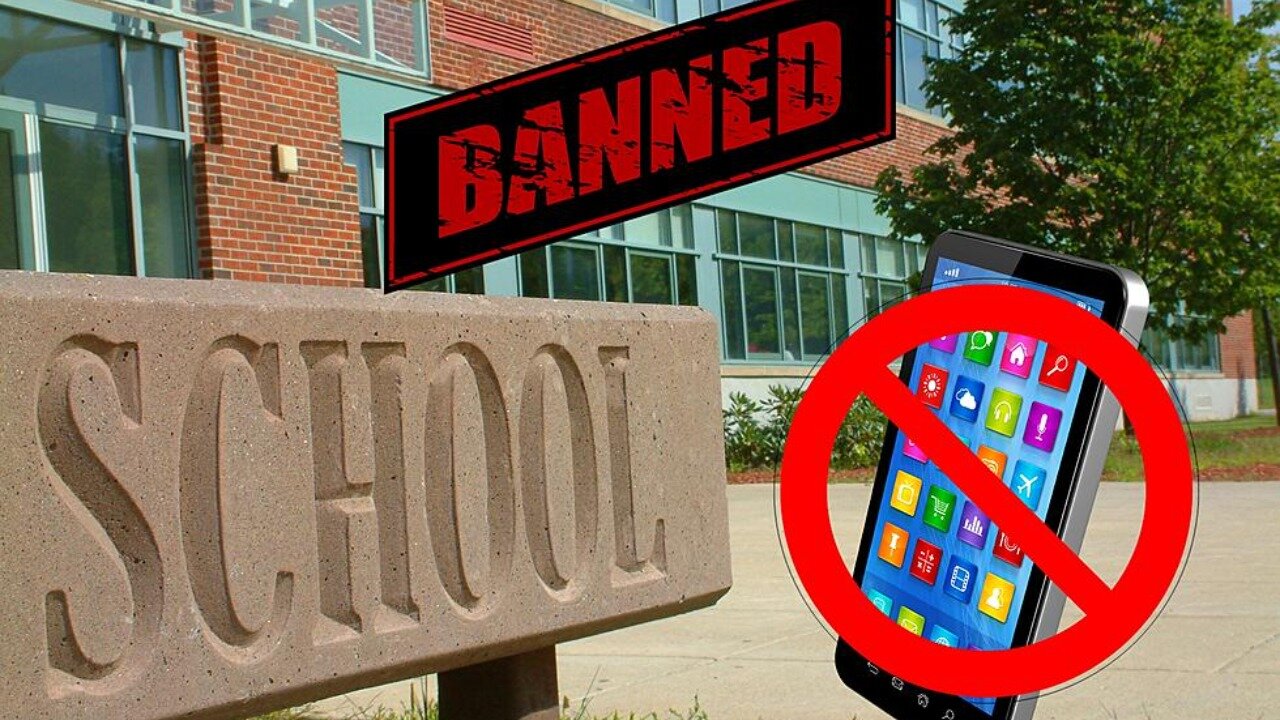 THEY BANNING CELLPHONES IN SCHOOLS, KIDS WON'T GO TO SCHOOL NOW