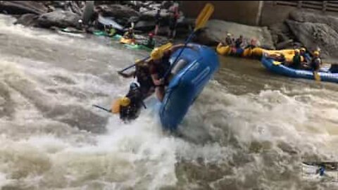 Quando il rafting diventa una lotta estrema contro la corrente