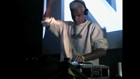 Granny DJs 