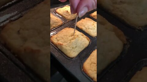 Piping Hot and FRESH 🔥🍞❤️👍 #shorts #viral #trending #tiktok #baking