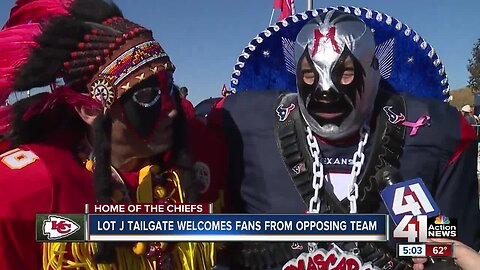 Special Chiefs tailgate open to all fans, even Texans fans