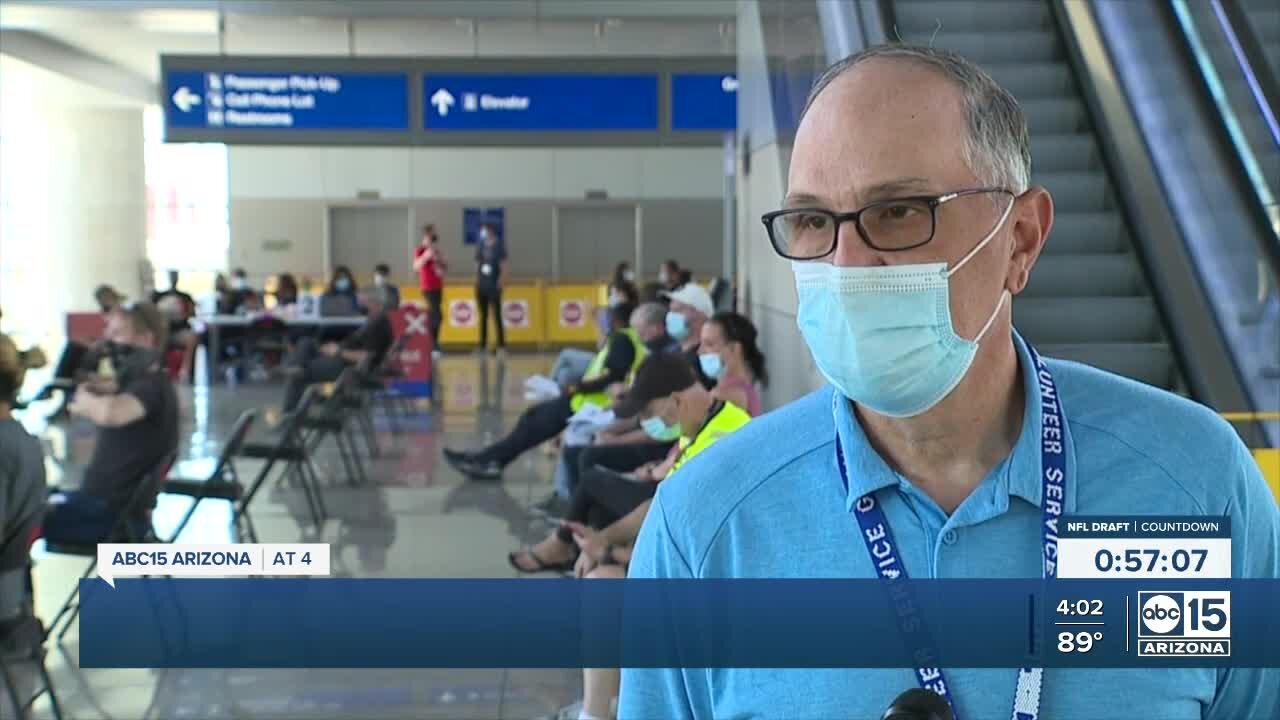 Man volunteers over 400 hours during COVID pandemic