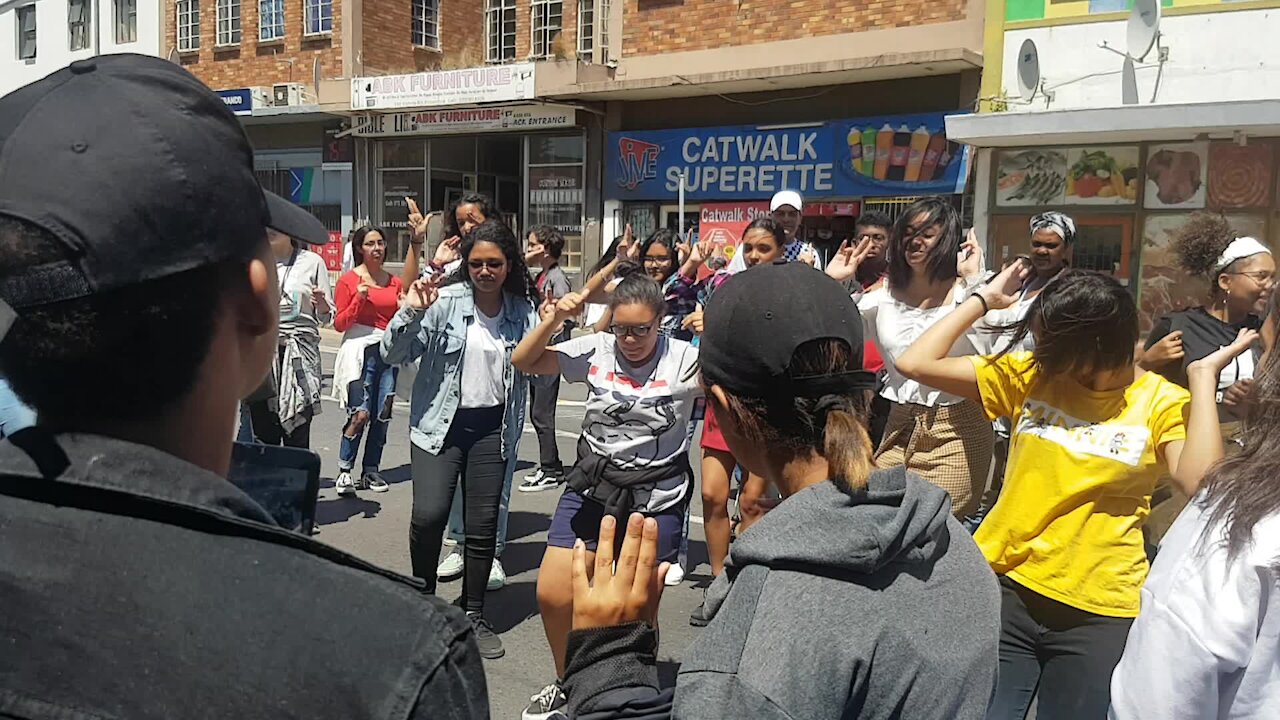 SOUTH AFRICA - Cape Town - Open Streets Woodstock (Video) (qPr)