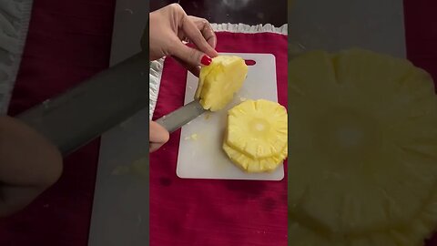 Cutting Pineapple 🍍 #shorts #food #foodie #shortsvideo