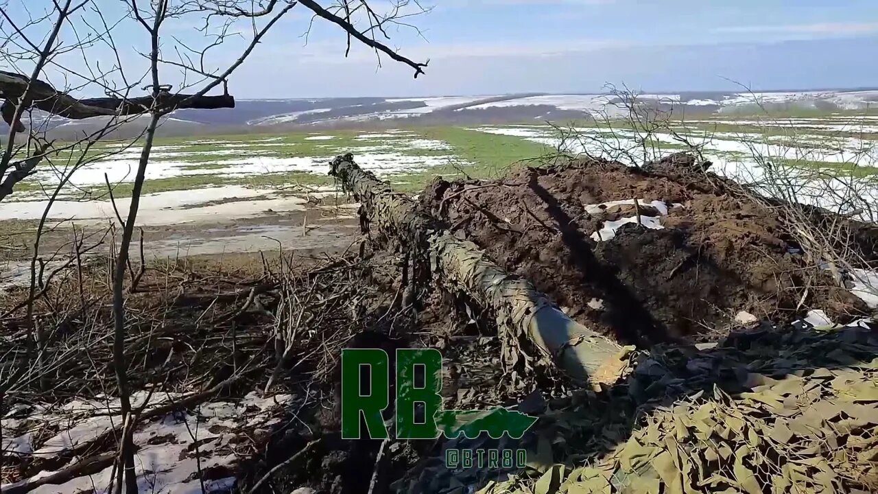 Tankers of "🅾️tvazhnyh" support stormtroopers near Kremennaya with fire