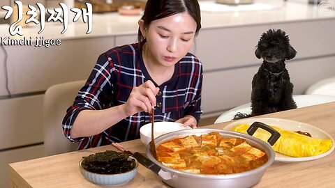 Kimchi stew & Egg rolls eaten for the first time at my country house