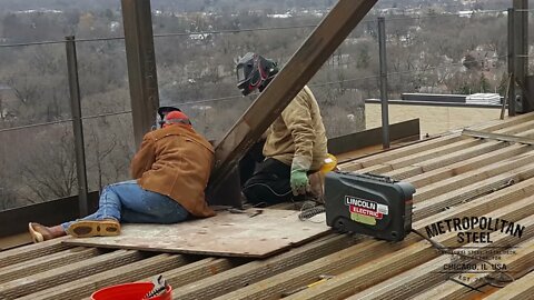 New Lake County Courthouse steel erection topping off (Metropolitan Steel)