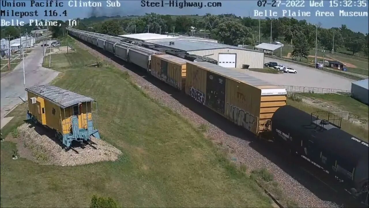 EB Manifest with a Smokey GP38 2 in Belle Plaine, IA on July 27, 2022 #steelhighway