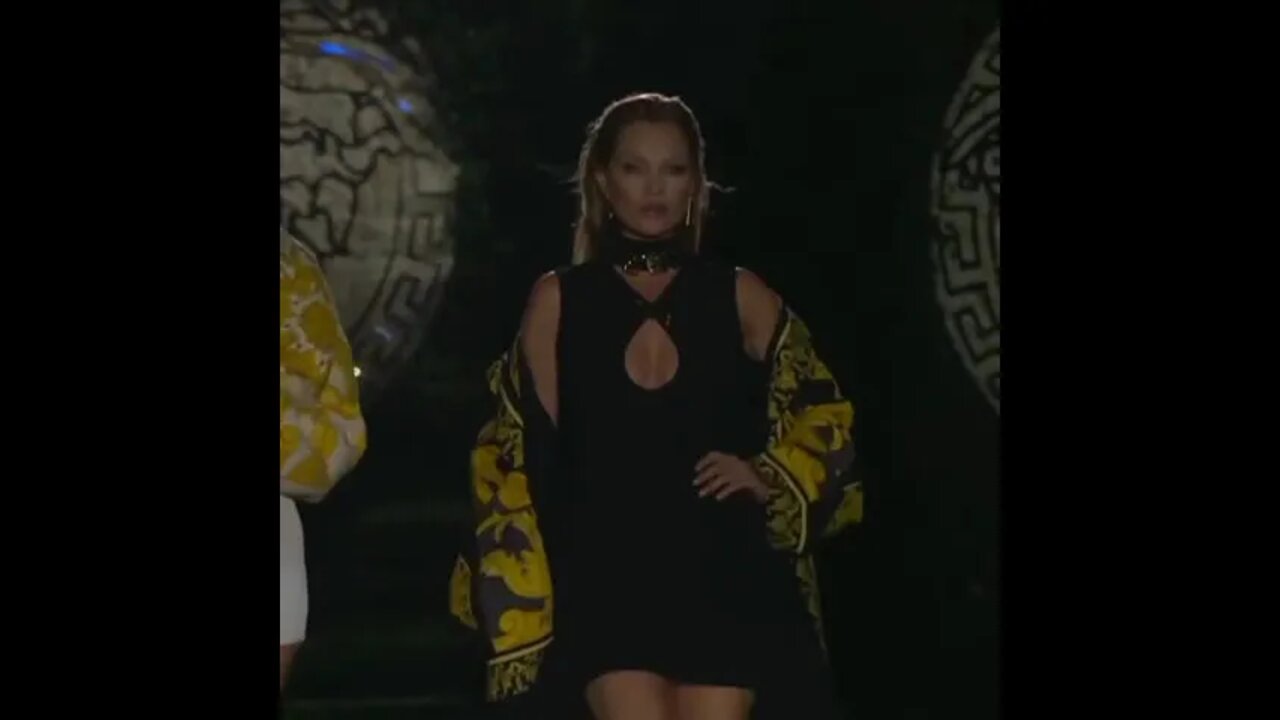 Ambervalletta & Katemoss in Versace × Fendi Spring/Summer 2020 Fashion