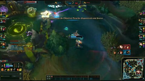 Gangplanks oneshots Nami and Lux with a single combo.
