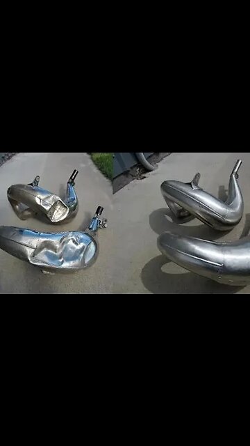 Do small dents on two stroke exhausts affect the engine?