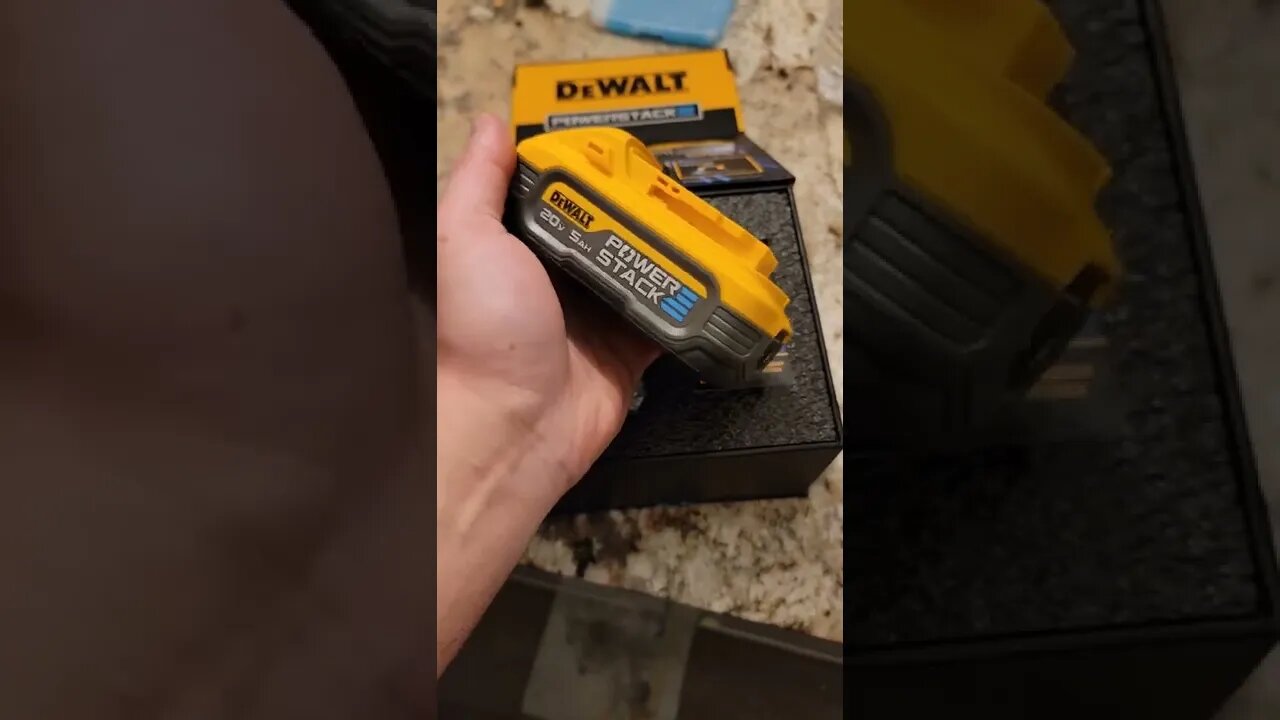 New Dewalt POWERSTACK 5.0 Battery #shorts