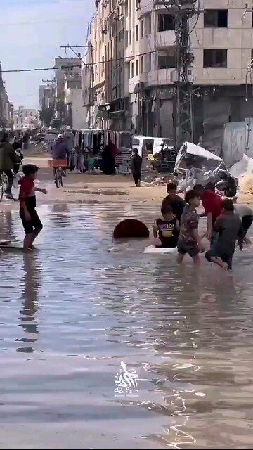 Children in Gaza find joy in playing in the flooded streets ❤️