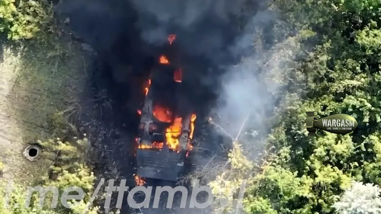 Direct hit on a Ukrainian infantry fighting vehicle at Avdeevka