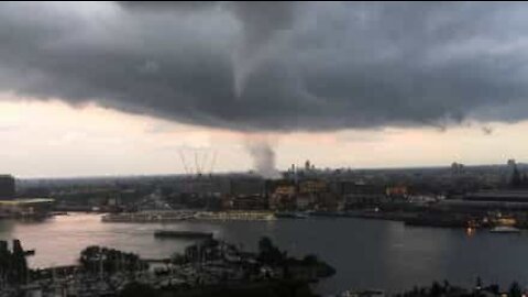 Raro fenómeno: Tornado sobre Amsterdão!