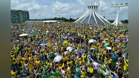 Manifestações grandiosas e inúteis na prática