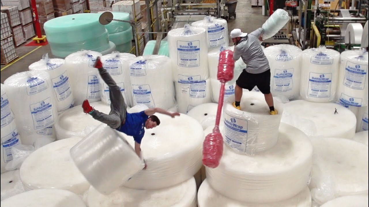 Bubble Wrap Battle - Dude Perfect