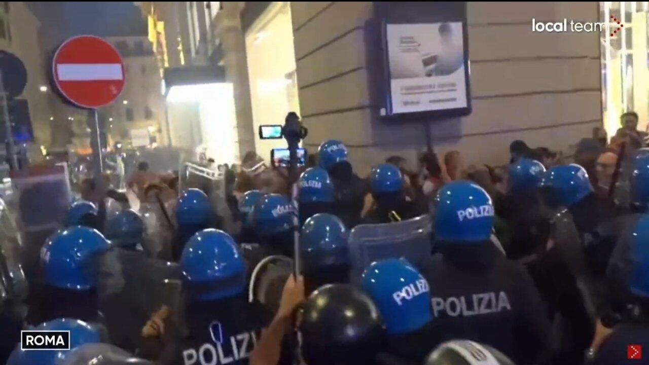 Italian Police Try To Break Up COVID Health Pass Protest