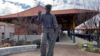 Walking tour of High Point, NC and the World's Largest Chest of Drawers