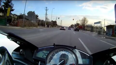 Lamborghini vs Yamaha R1