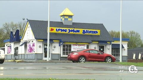 Police looking for 2 men who beat employee at Long John Silver's in Lorain