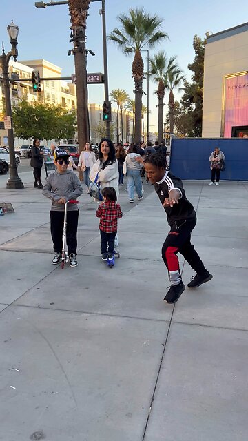 Started dancing and my siblings joined in🔥