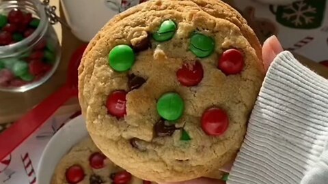 "Festive Red and Green Christmas Cookies: A Holiday Delight"