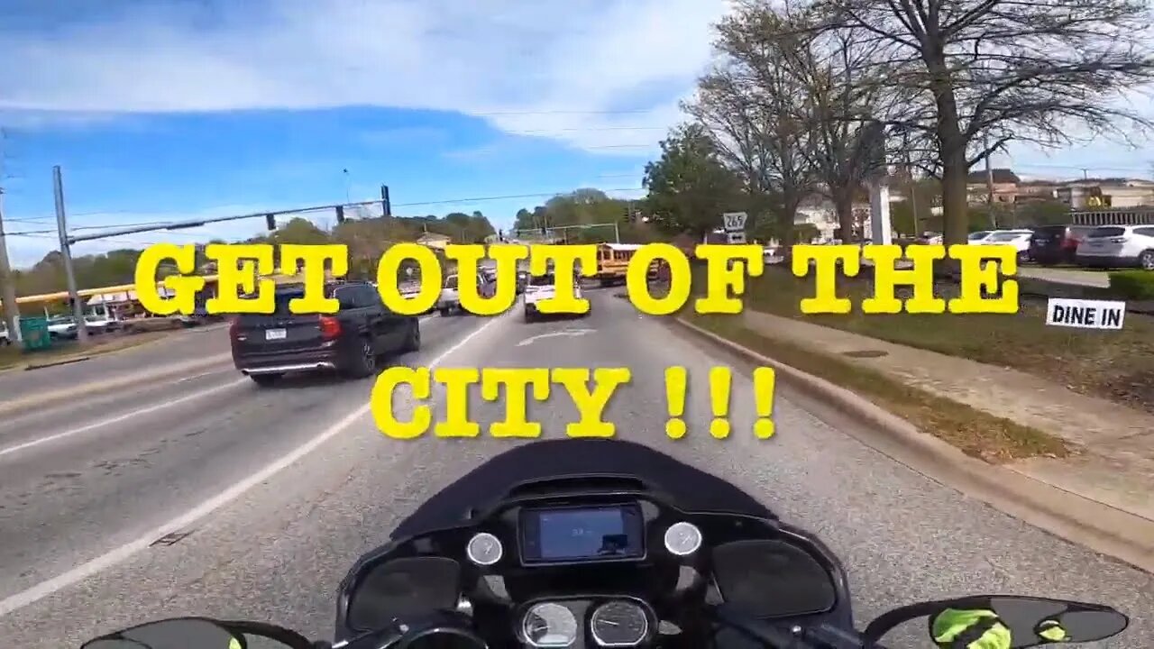 How to Escape the city on a Motorcycle!