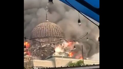 Jakarta Mosque’s Dome Collapses in Fire