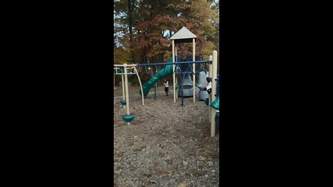 Hessy on Monkey Bar