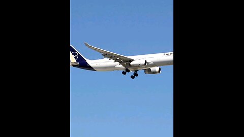 Lufthansa Boeing 777 arrival