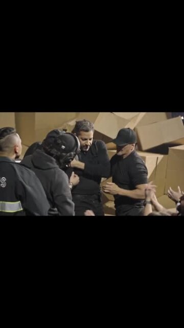 David Blaine dislocates shoulder during performance at Resorts World